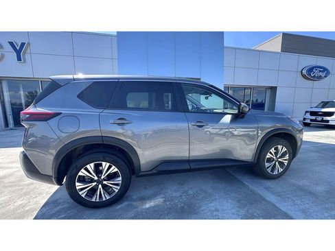 Used 2022 Nissan Rogue SV image 8
