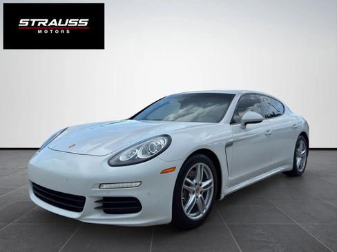 Used 2015 Porsche Panamera w/ Premium Package RWD image 4