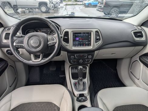 Used 2018 Jeep Compass Latitude w/ Popular Equipment Group FWD image 26