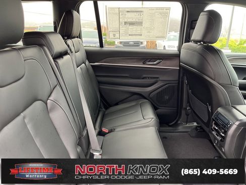 New 2025 Jeep Grand Cherokee L Limited image 24
