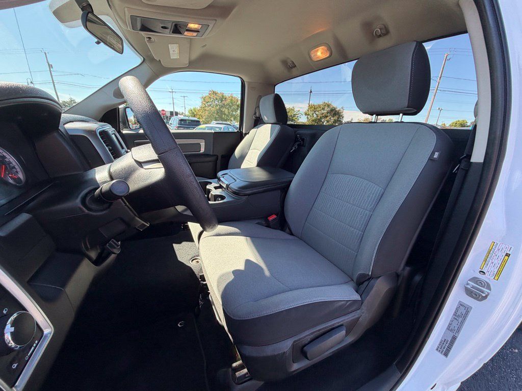 Used 2022 RAM 1500 Classic SLT AWD/4WD image 22