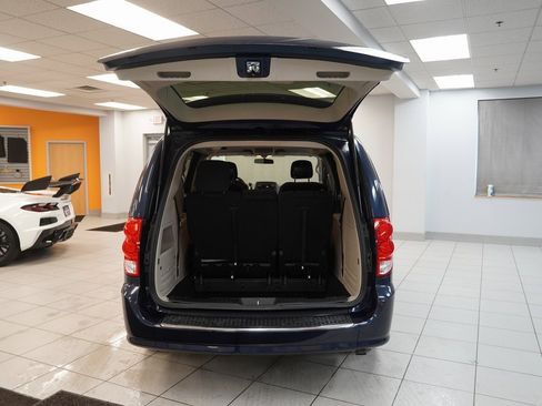 Used 2016 Dodge Grand Caravan SE w/ Quick Order Package 29E SE image 9