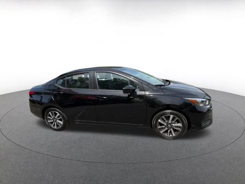 Used 2025 Nissan Versa SV image 2