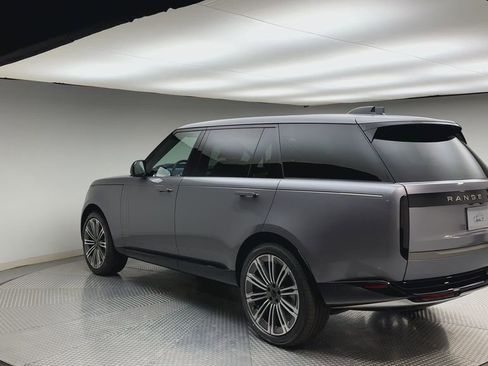 New 2026 Land Rover Range Rover Long Wheelbase SE AWD/4WD image 4