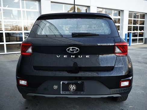 Used 2023 Hyundai Venue SE image 9