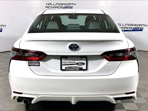 Used 2024 Toyota Camry SE FWD image 4
