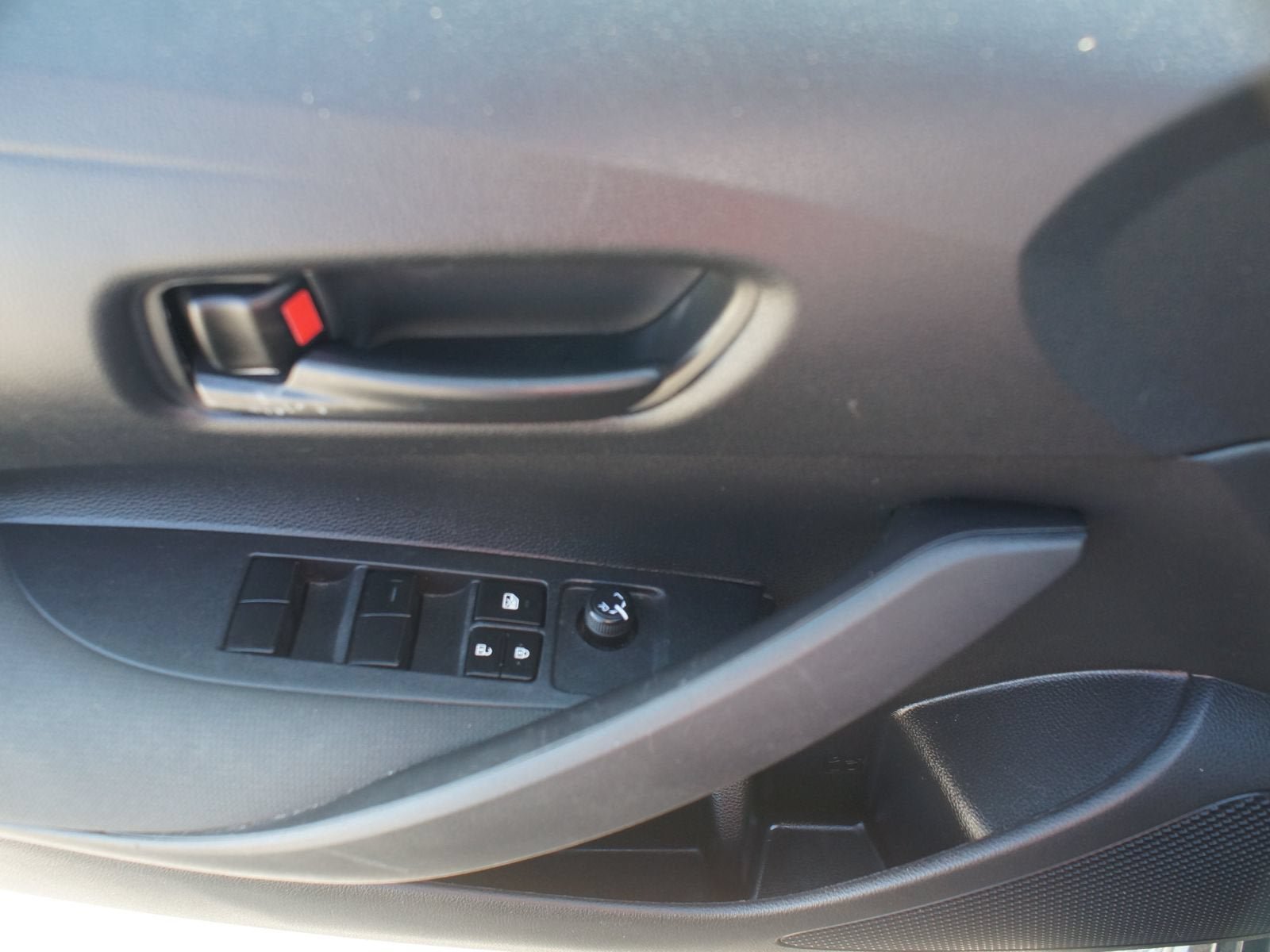Used 2024 Toyota Corolla LE FWD image 27