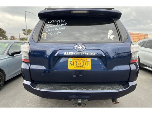 Used 2017 Toyota 4Runner SR5 Premium image 6