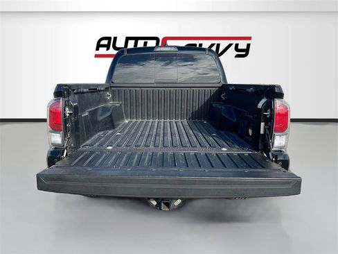 Used 2022 Toyota Tacoma TRD Off-Road image 24