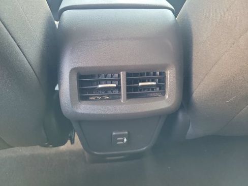 Used 2024 Chevrolet Equinox LT AWD/4WD image 12