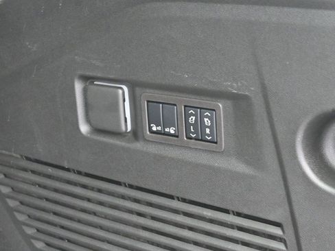 Used 2024 Chevrolet Tahoe High Country w/ Advanced Technology Package image 11