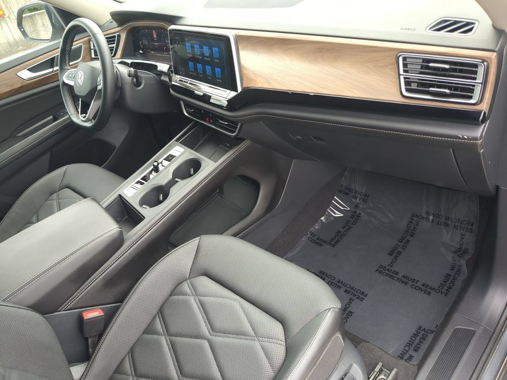 Certified 2024 Volkswagen Atlas SE FWD image 11