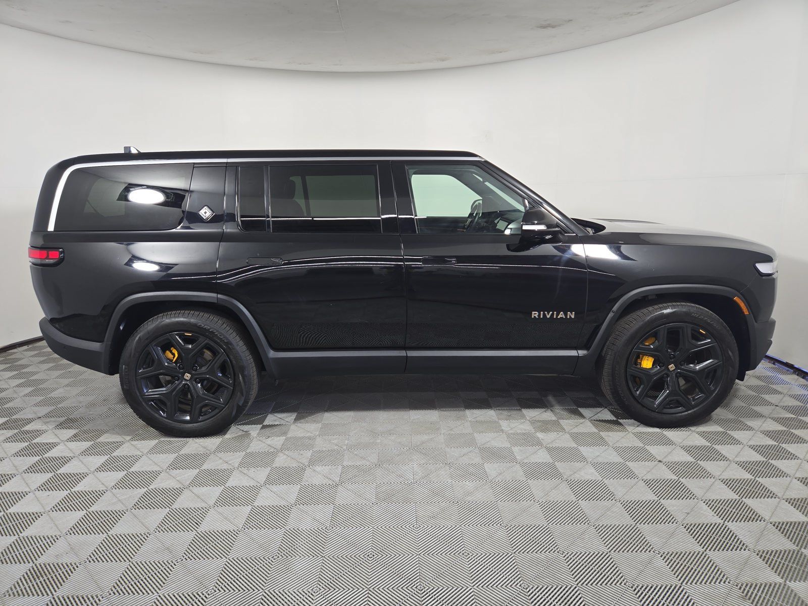 Used 2023 Rivian R1S Adventure Quad AWD/4WD image 6