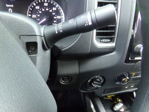 Used 2024 Nissan Frontier SV image 24