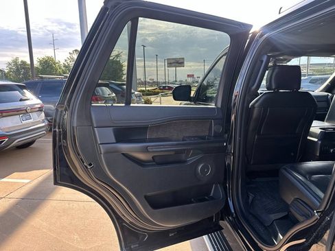 Used 2020 Ford Expedition Limited RWD image 11