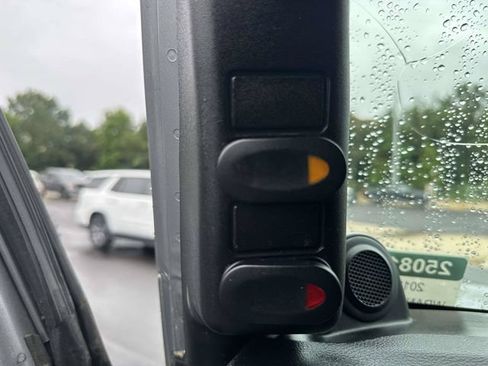 Used 2013 Jeep Wrangler Unlimited Rubicon w/ Connectivity Group AWD/4WD image 23