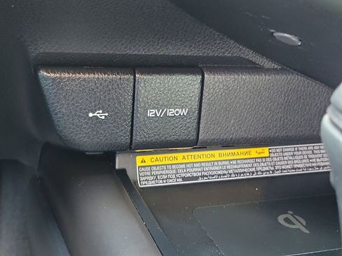 Used 2021 Toyota Camry XSE FWD image 11