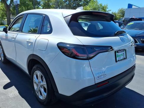 Used 2025 Honda HR-V LX image 8