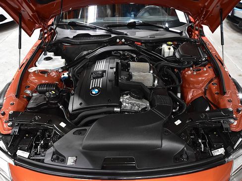 Used 2015 BMW Z4 sDrive35is RWD image 45