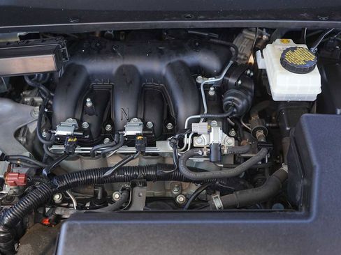 Used 2019 Nissan Pathfinder SL image 9