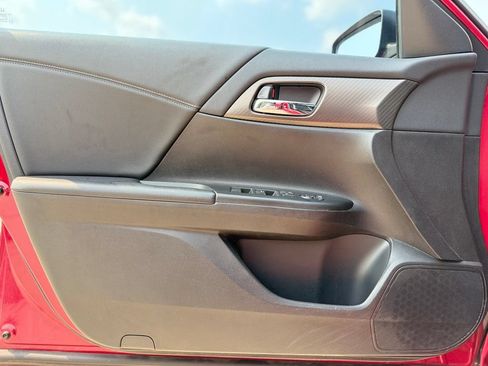 Used 2016 Honda Accord Sport image 13