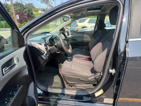 Used 2015 Chevrolet Sonic LT w/ Fun and Sun Package FWD image 27