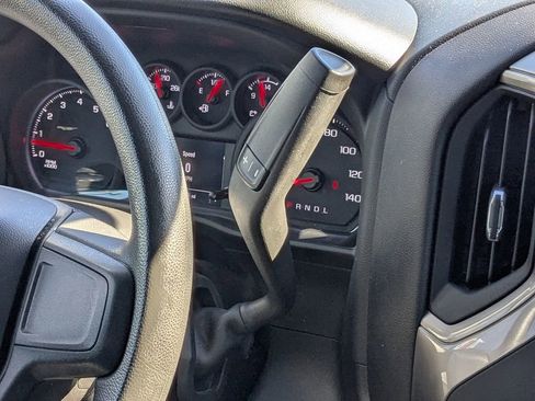 Used 2024 Chevrolet Silverado 2500 Custom w/ Custom Value Package image 21