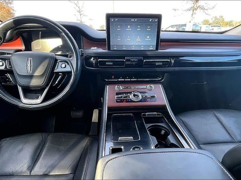 Certified 2022 Lincoln Aviator Reserve w/ Equipment Group 201A image 15
