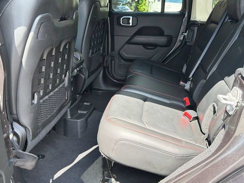 Used 2019 Jeep Wrangler Unlimited Rubicon AWD/4WD image 16