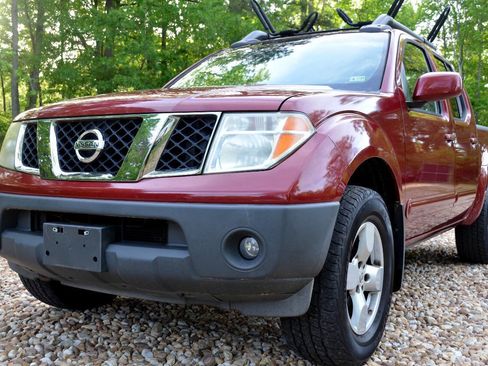Used 2008 Nissan Frontier LE w/ Leather Pkg image 3