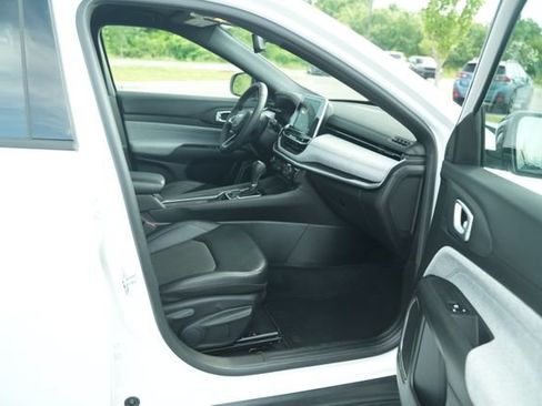 Used 2025 Jeep Compass Latitude AWD/4WD image 20