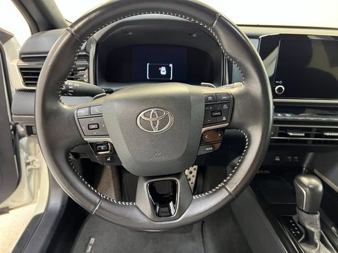 Used 2025 Toyota Camry SE FWD image 19
