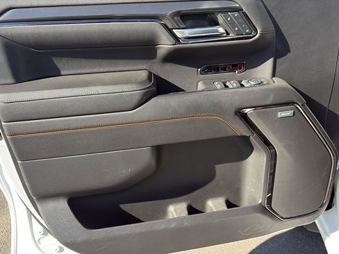 Used 2023 GMC Sierra 1500 AT4 w/ AT4 Premium Package image 12