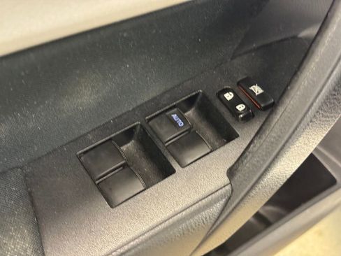 Used 2014 Toyota Corolla LE image 9