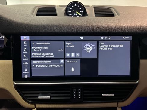 Used 2019 Porsche Cayenne E-Hybrid image 22