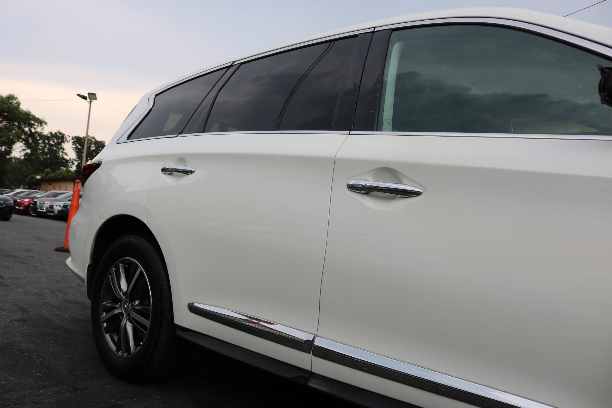 Used 2016 INFINITI QX60 Luxe AWD/4WD image 9
