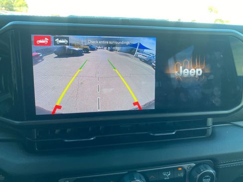 Used 2024 Jeep Wrangler Unlimited Rubicon 392 image 17