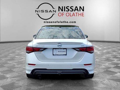 Used 2023 Nissan Sentra SR w/ SR Premium Package FWD image 28