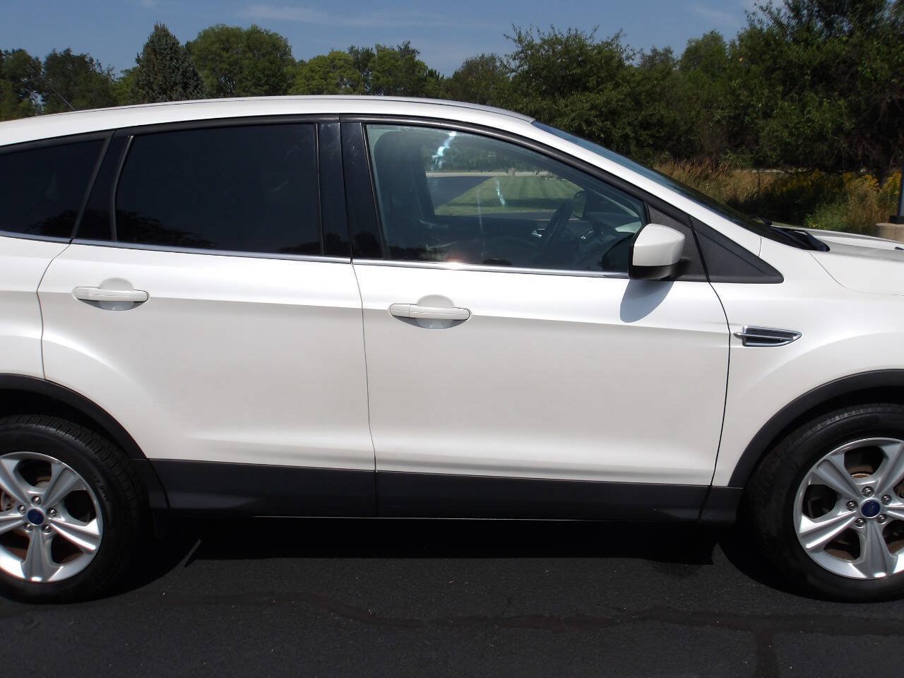 Used 2015 Ford Escape SE FWD image 31