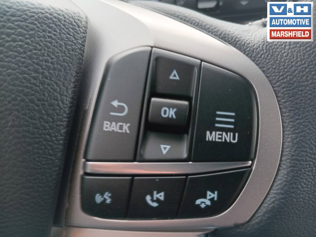 Used 2024 Ford Explorer XLT w/ Equipment Group 202A AWD/4WD image 6