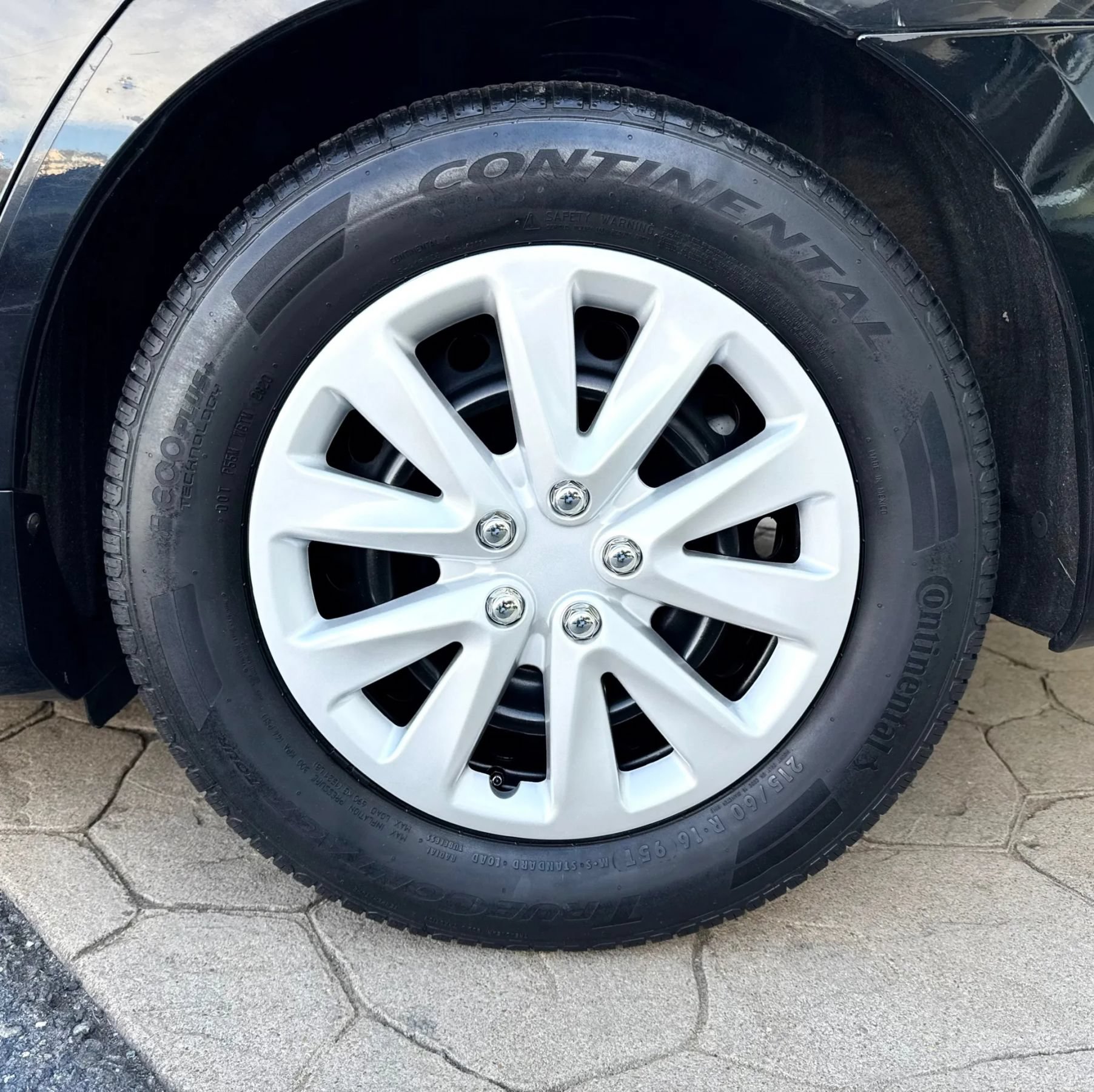 Used 2014 Toyota Camry LE FWD image 39