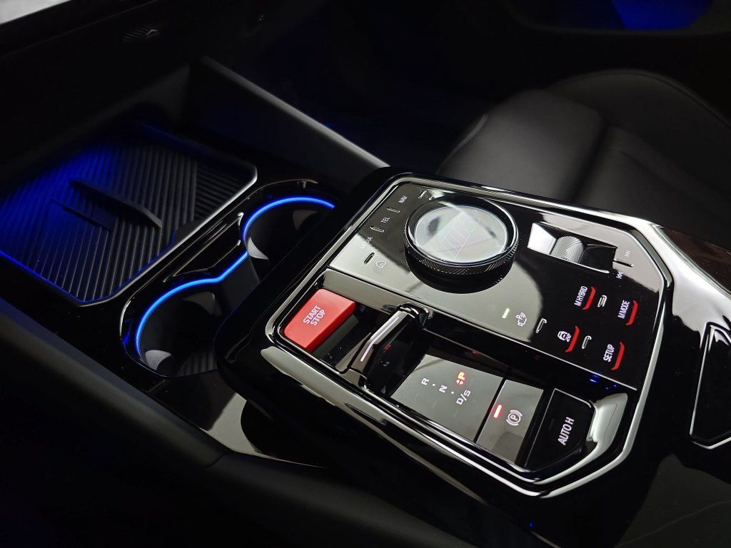 Used 2026 BMW M5 w/ Executive Package AWD/4WD image 27
