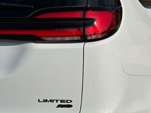 New 2026 Chrysler Pacifica Limited image 25