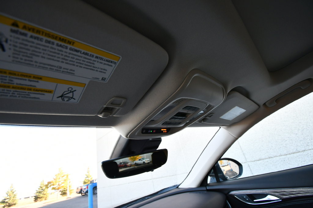 Used 2023 Buick Envision Avenir AWD/4WD image 34