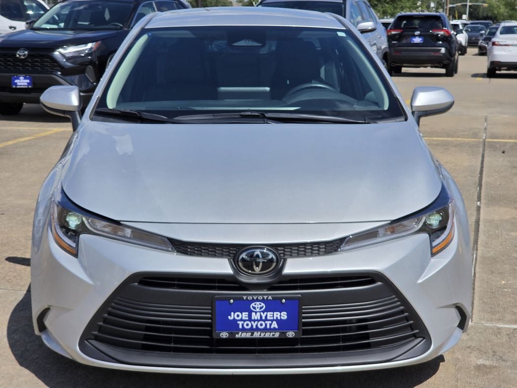 Used 2026 Toyota Corolla LE FWD image 3