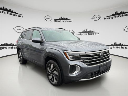 Used 2025 Volkswagen Atlas SE AWD/4WD image 7