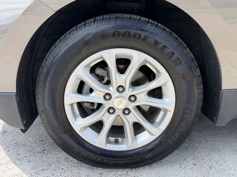 Used 2019 Chevrolet Equinox LT FWD image 9
