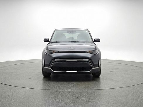 Used 2025 Kia Soul LX w/ LX Technology Package FWD image 2