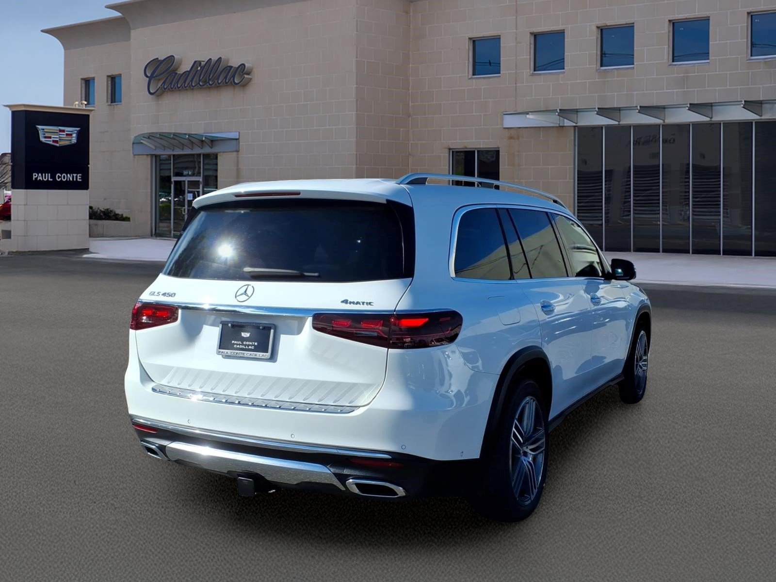 Used 2025 Mercedes-Benz GLS 450 4MATIC image 4