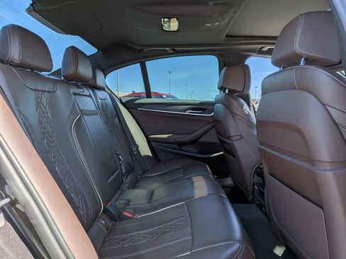 Used 2022 BMW 530i xDrive 530i xDrive w/ Luxury Seating Package image 19